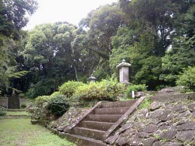 ◆　水野家墓所（みずのけぼしょ）　　和歌山県新宮市