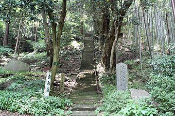 八菅神社石段