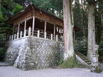 熊野神社拝殿本殿