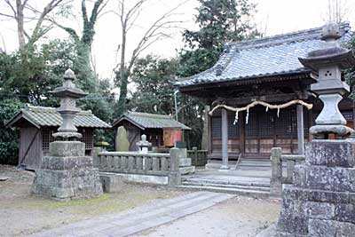 勝呂神社拝殿と境内社