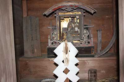 熊野神社本殿内