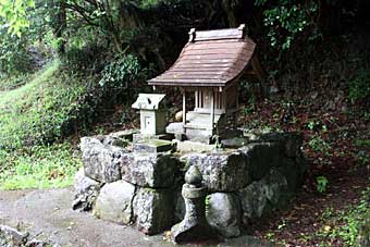 熊野神社石檀