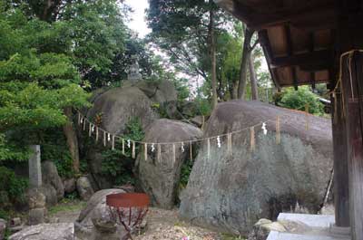 熊野神社巨岩