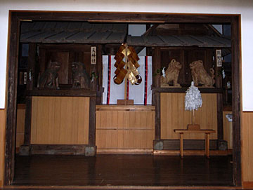 熊野社拝殿内