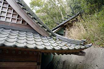 熊野神社本殿屋根部分