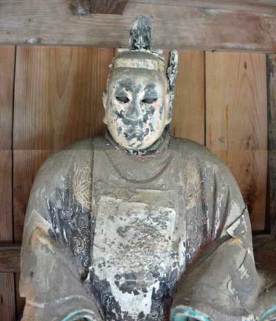 熊野神社拝殿内の右の木像
