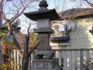熊野神社石灯籠