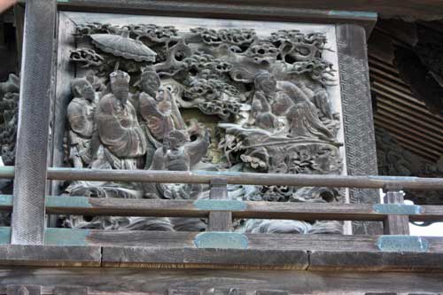 熊野神社壁面の彫刻