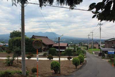 熊野神社より赤城山を望む
