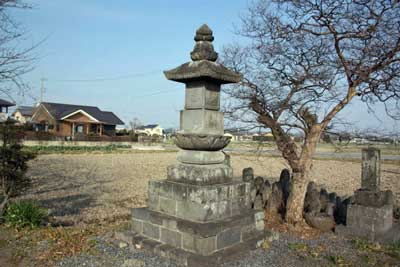 熊野神社宝篋印塔
