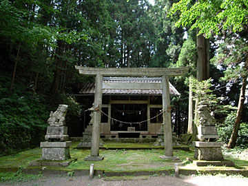熊野神社二の鳥居、拝殿